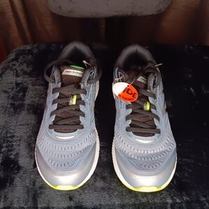 New Balance Gray and Black Athletic Shoes Size 4.5 NEW w/tags